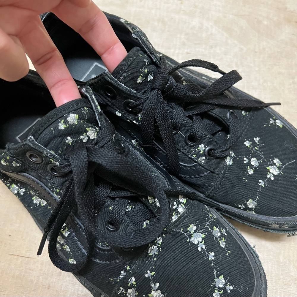 Rare Vans Midnight Black Floral Sneakers Size 7 Gem
